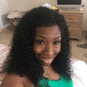 Meet your Posher, Jacqueline